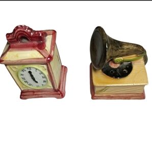 Vintage lefton matching set phonograph and clock salt and pepper shakers